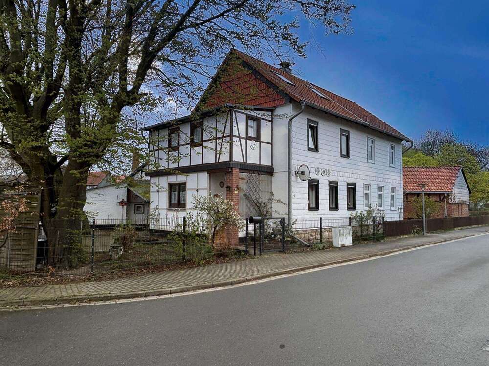 Thumbnail-Haus zum Kaufen in Rhoden 89.000,00 € 130 m²