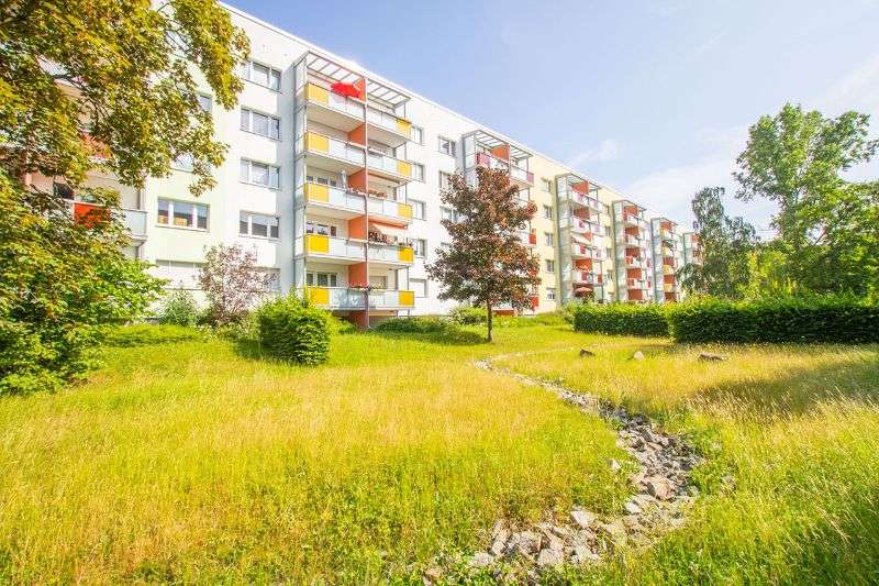 Thumbnail-Wohnung zum Mieten in Halle (Saale) 330,00 € 50.74 m²