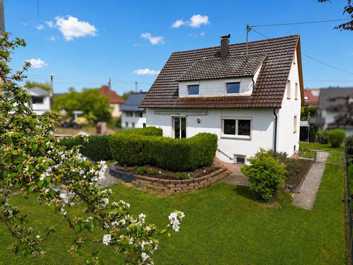 Thumbnail-Haus zum Kaufen in Oberndorf am Neckar Bochingen 349.000,00 € 145 m²