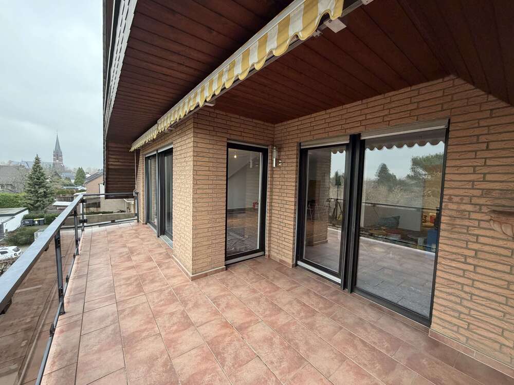 Thumbnail-Wohnung zum Mieten in Köln 2.000,00 € 170 m²