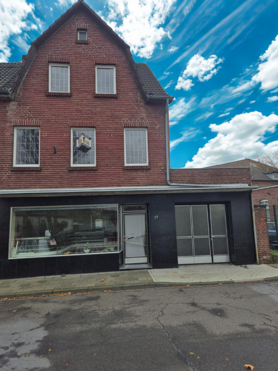 Thumbnail-Haus zum Kaufen in Heinsberg 109.000,00 € 137 m²