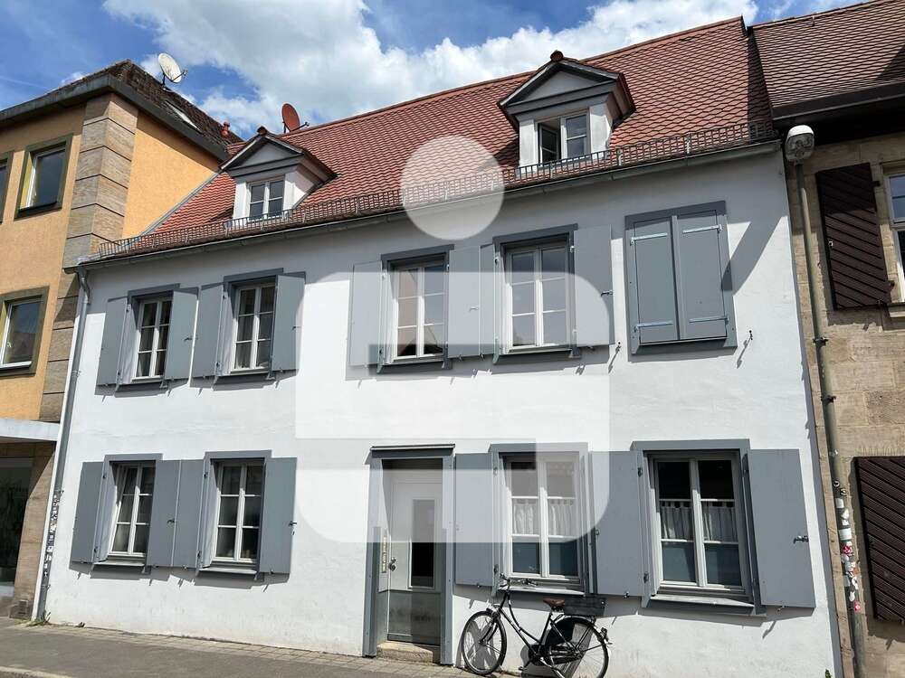 Thumbnail-Haus zum Kaufen in Erlangen 1.050.000,00 € 261 m²