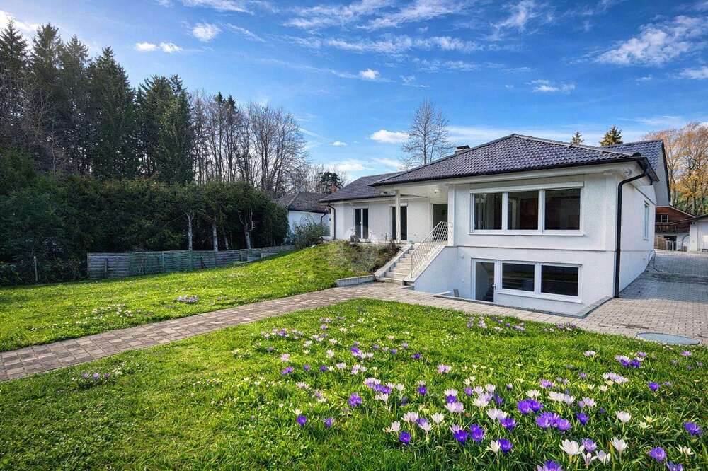 Thumbnail-Haus zum Kaufen in Starnberg 1.550.000,00 € 219 m²