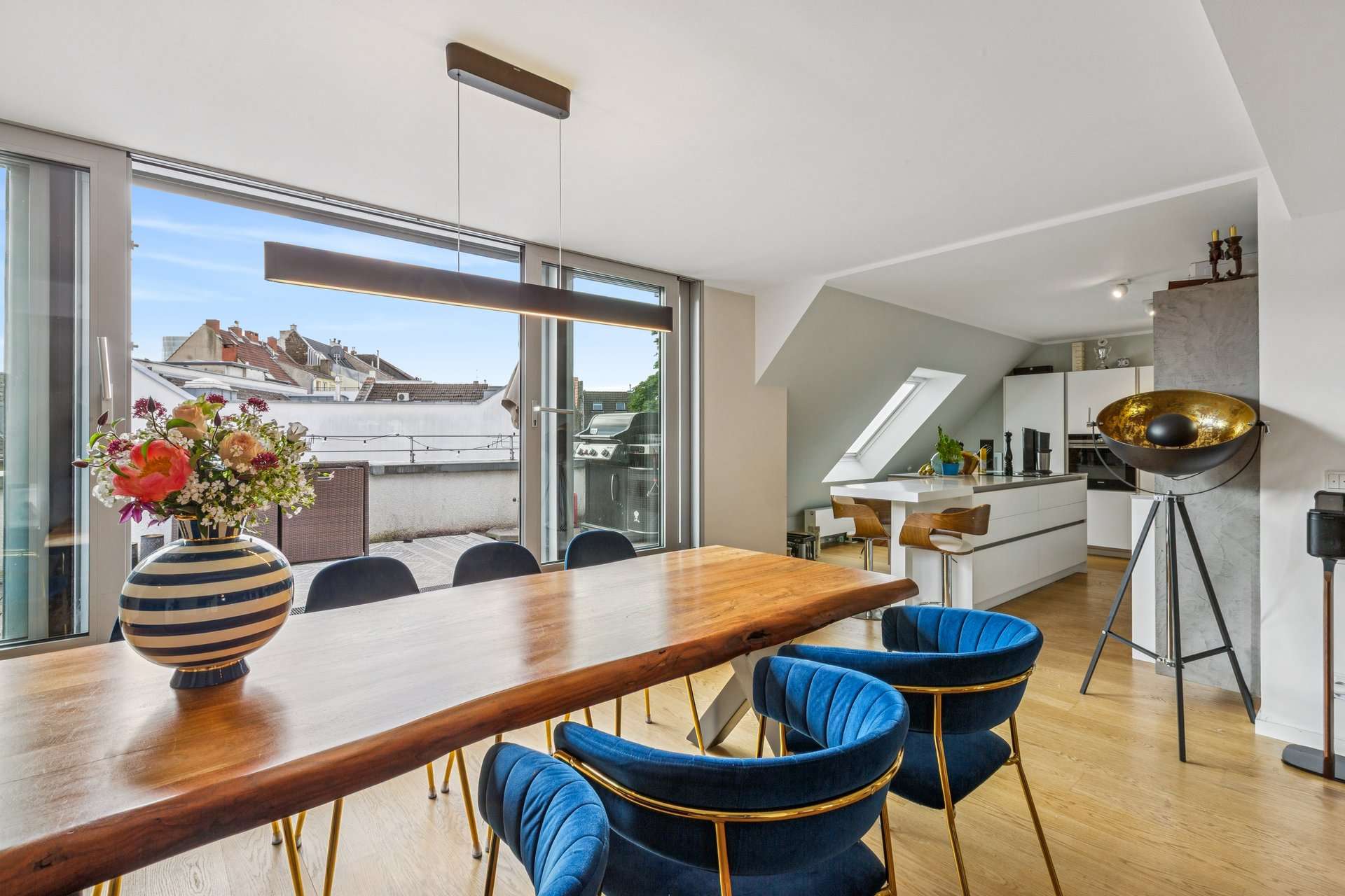 Thumbnail-Wohnung zum Mieten in Düsseldorf-Carlstadt 3.800,00 € 189 m²