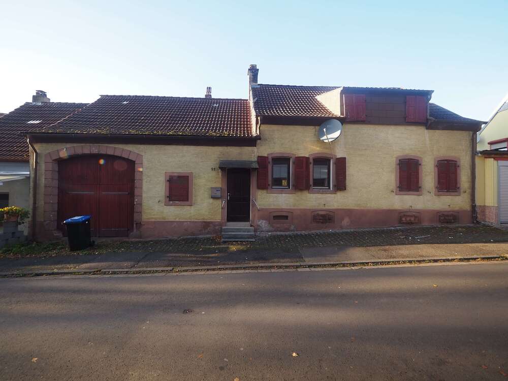 Thumbnail-Haus zum Kaufen in Kirkel 108.000,00 € 133 m²