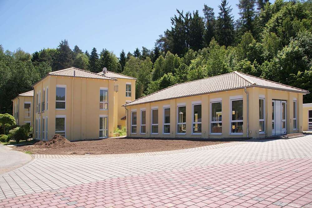 Thumbnail-Halle in Kirkel 945,00 € 95 m²