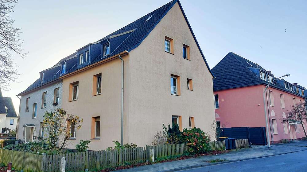 Thumbnail-Haus zum Kaufen in Duisburg 280.000,00 € 192 m²