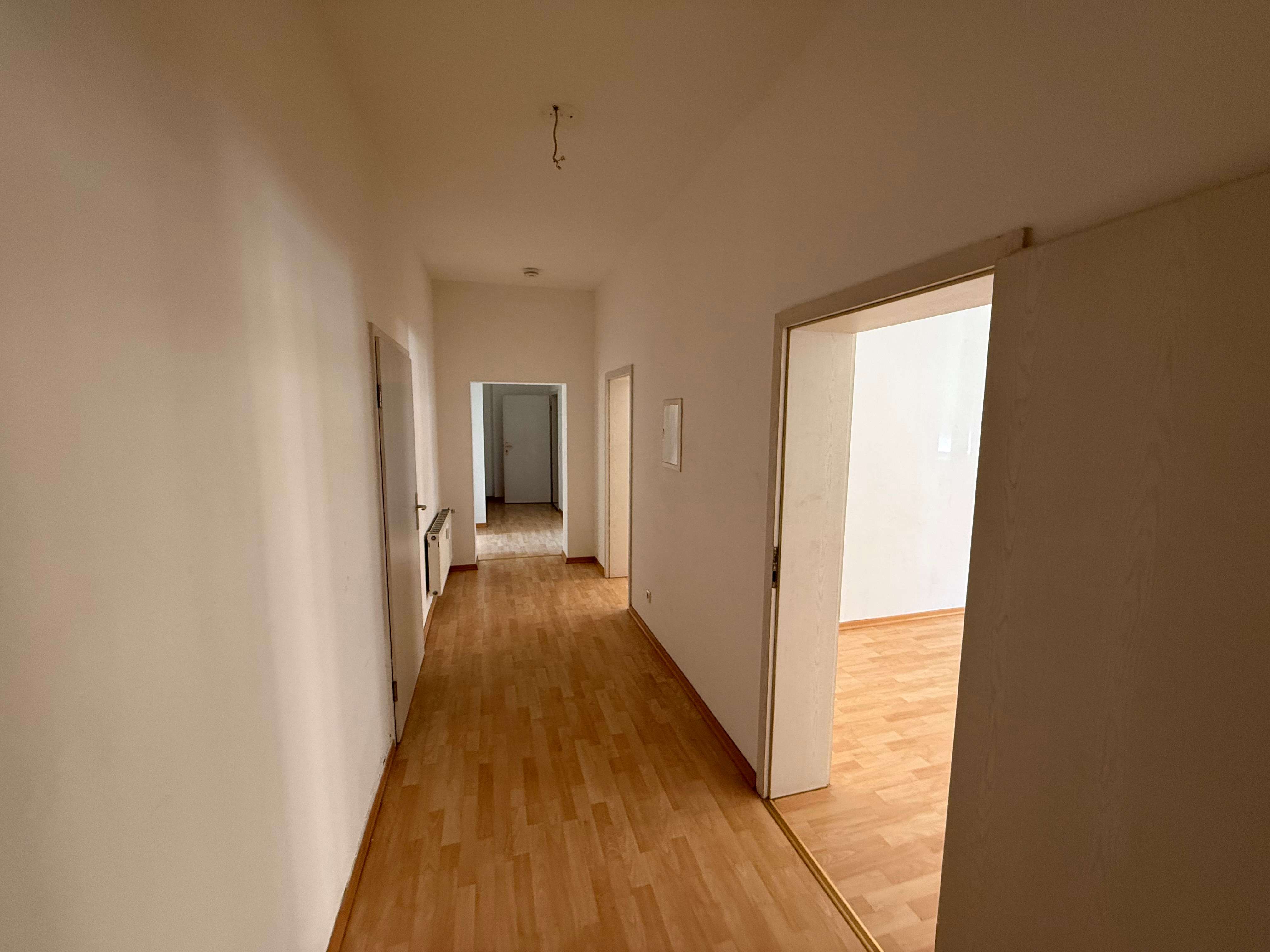 Thumbnail-Wohnung zum Mieten in Zwickau 449,00 € 84.41 m²