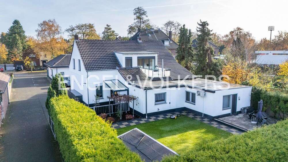 Thumbnail-Haus zum Kaufen in Krefeld 1.025.000,00 € 290 m²