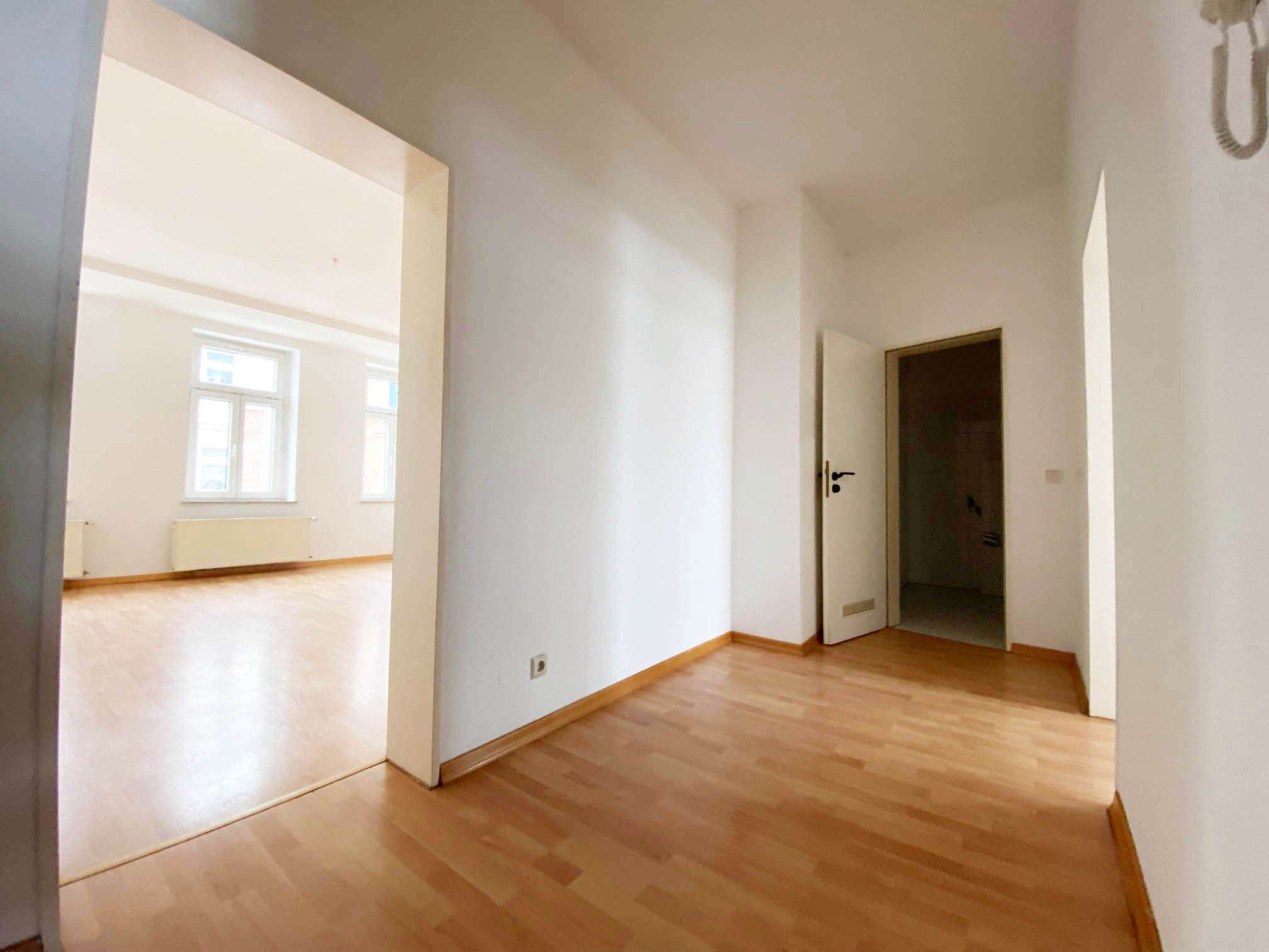 Thumbnail-Wohnung zum Kaufen in Leipzig 155.000,00 € 67.17 m²