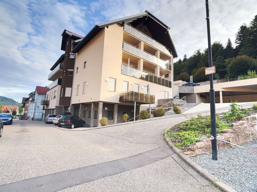 Thumbnail-Wohnung zum Kaufen in Höfen an der Enz 629.000,00 € 215 m²