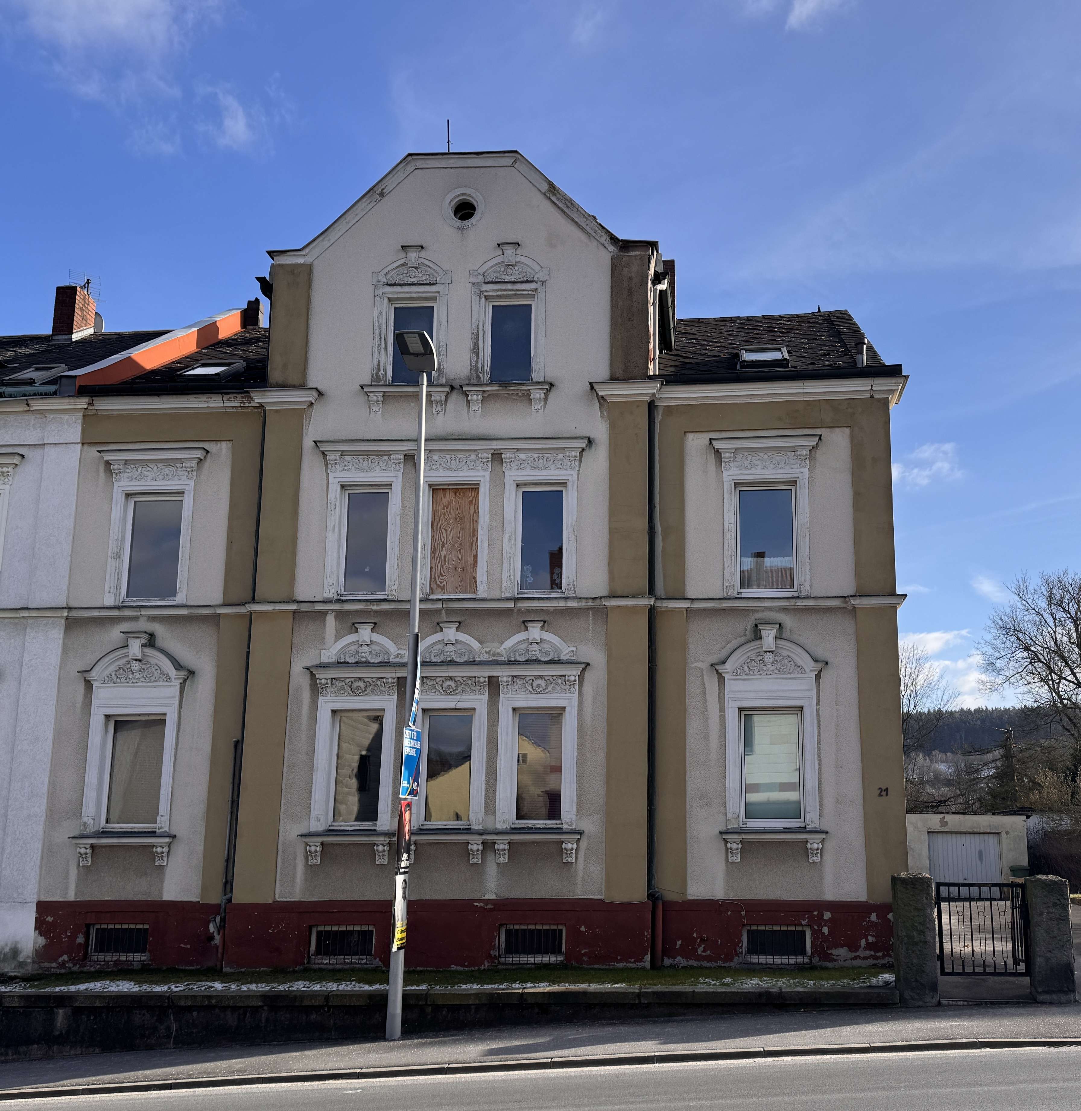 Thumbnail-Haus zum Kaufen in Arzberg 99.000,00 € 288 m²