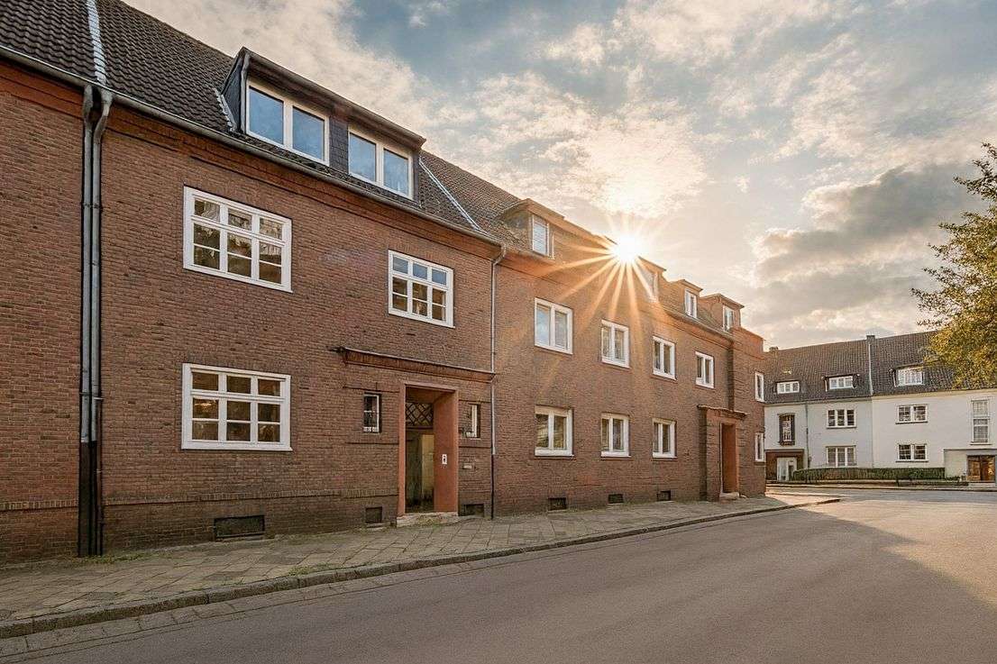 Thumbnail-Wohnung zum Mieten in Düsseldorf 6.000,00 € 323 m²