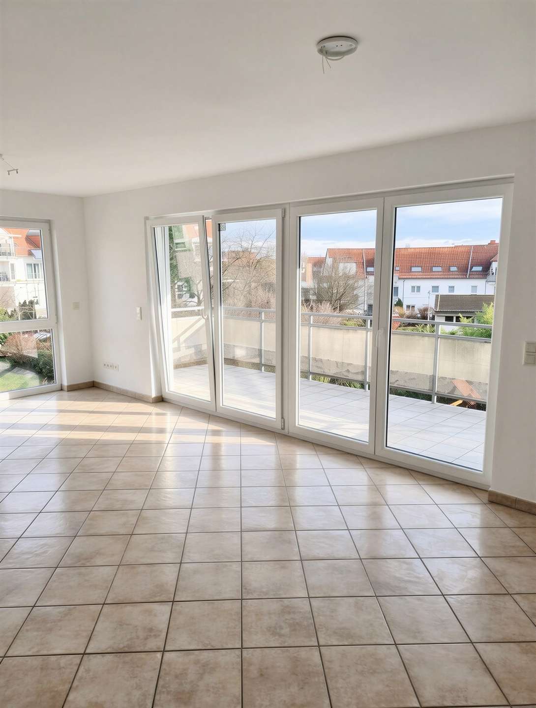 Thumbnail-Wohnung zum Mieten in Flörsheim am Main 1.300,00 € 100.51 m²