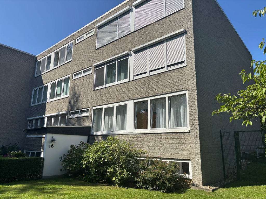 Thumbnail-Wohnung zum Kaufen in Krefeld-DießemLehmheide 175.000,00 € 79 m²