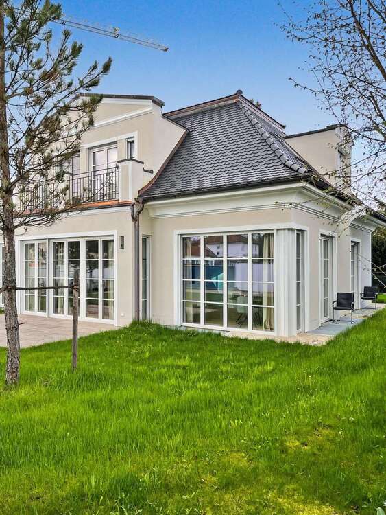 Thumbnail-Haus zum Kaufen in Grünwald 4.490.000,00 € 282 m²