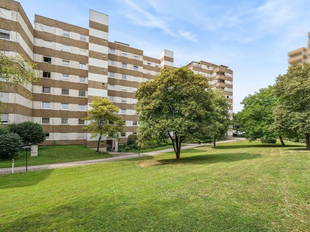 Thumbnail-Wohnung zum Kaufen in Stuttgart 349.000,00 € 91.11 m²