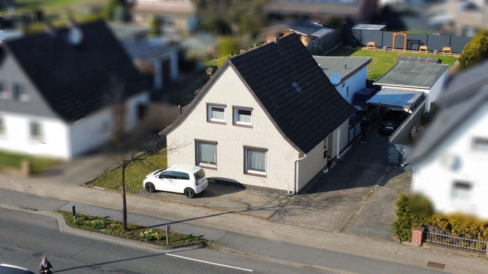 Thumbnail-Haus zum Kaufen in Celle 299.000,00 € 170 m²