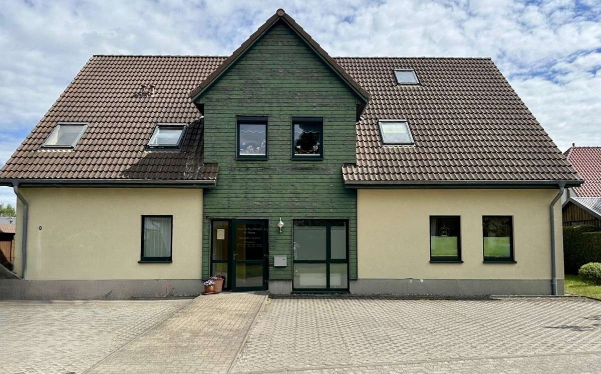 Thumbnail-Haus zum Kaufen in Burow 199.000,00 € 226 m²