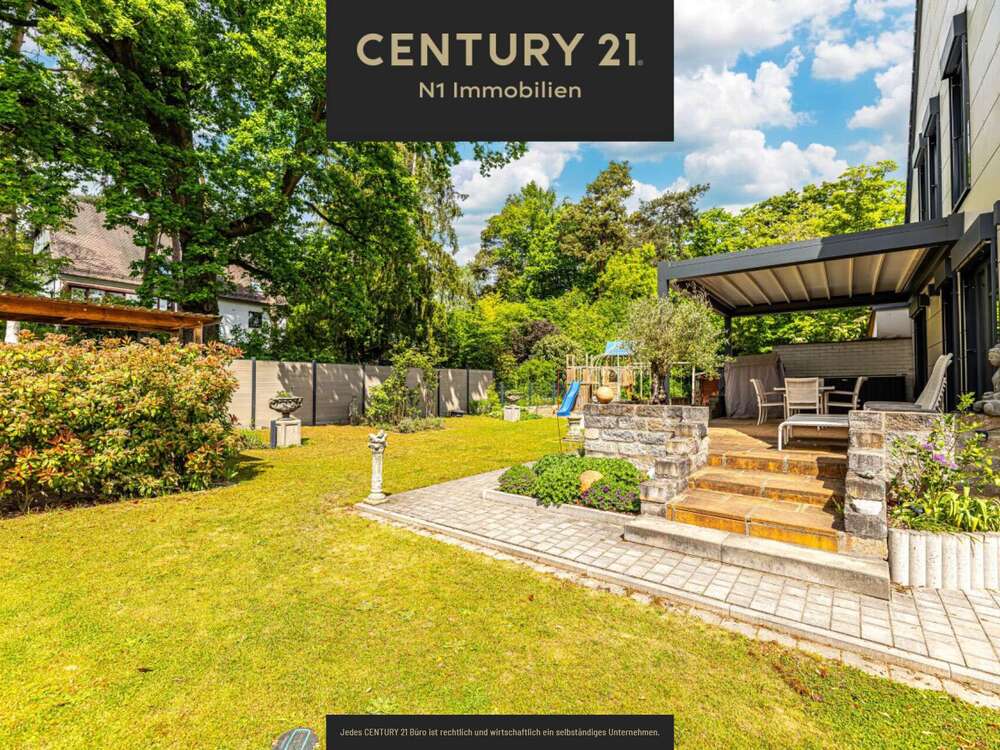 Thumbnail-Haus zum Kaufen in Erlangen 1.499.000,00 € 208 m²