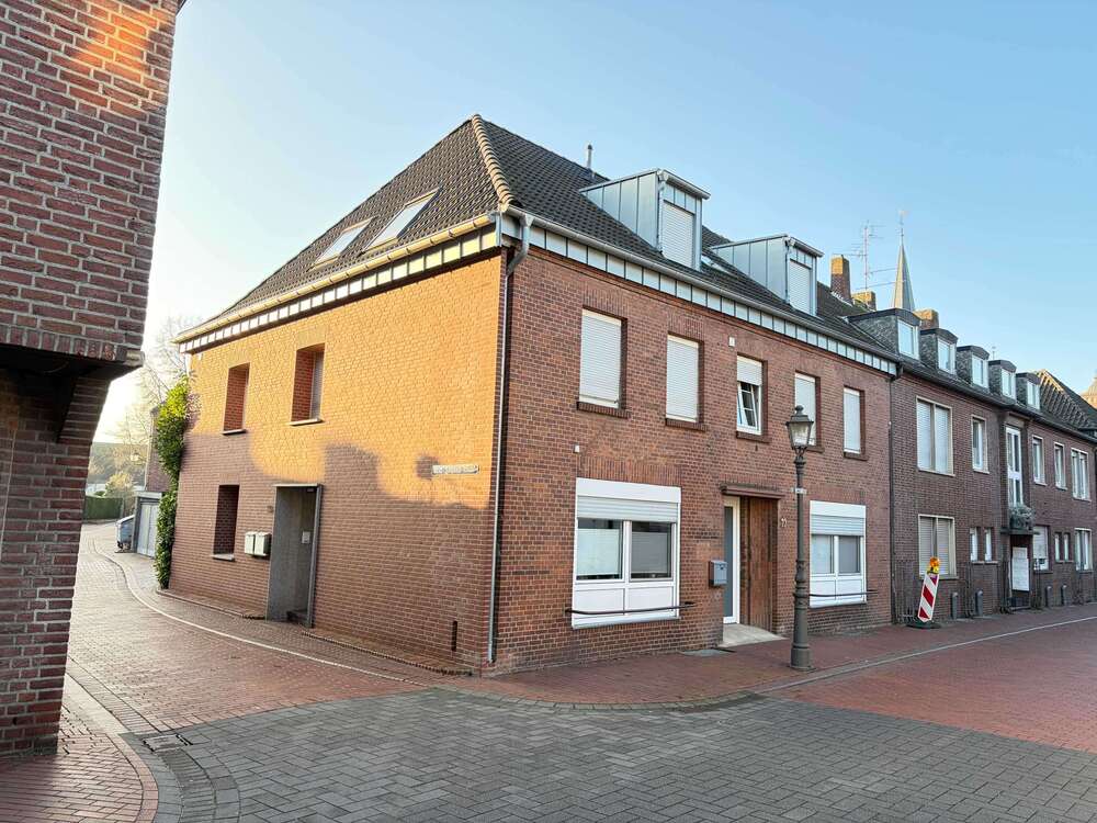 Thumbnail-Haus zum Kaufen in Uedem 559.000,00 € 280 m²