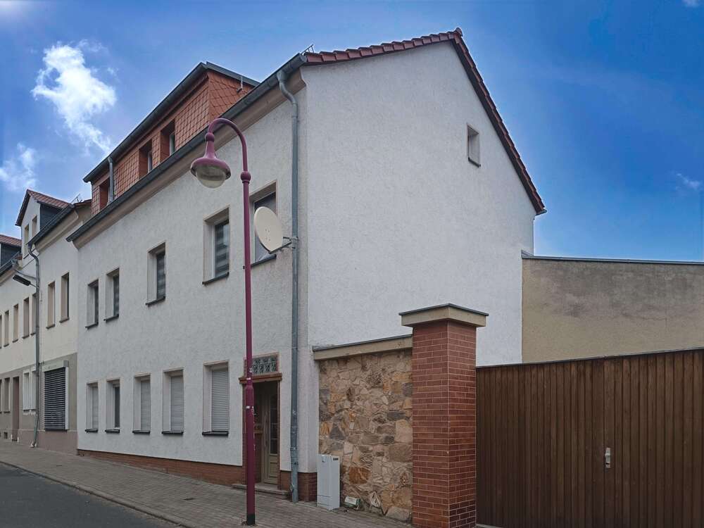 Thumbnail-Haus zum Kaufen in Borna 220.000,00 € 185 m²