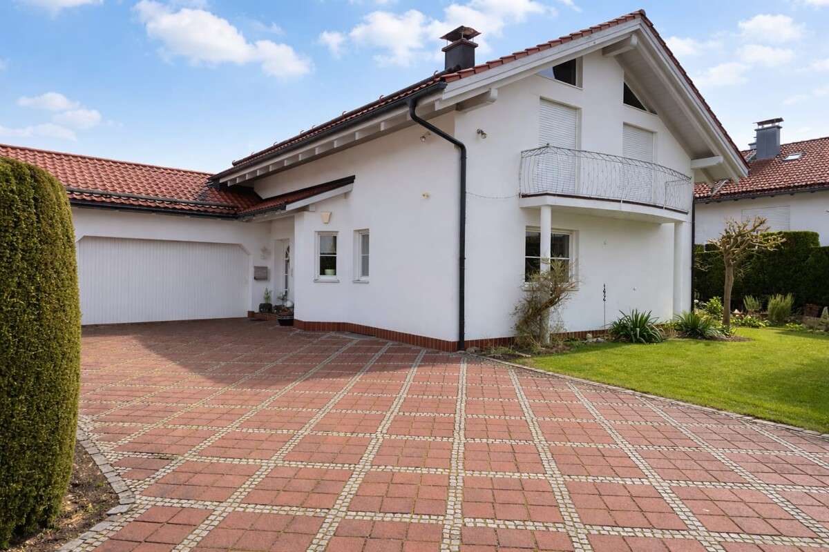 Thumbnail-Haus zum Mieten in Bruckmühl 2.100,00 € 146 m²