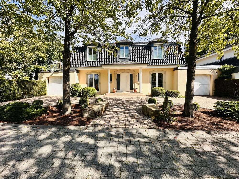 Thumbnail-Haus zum Kaufen in Mönchengladbach Großheide 1.999.999,00 € 251 m²