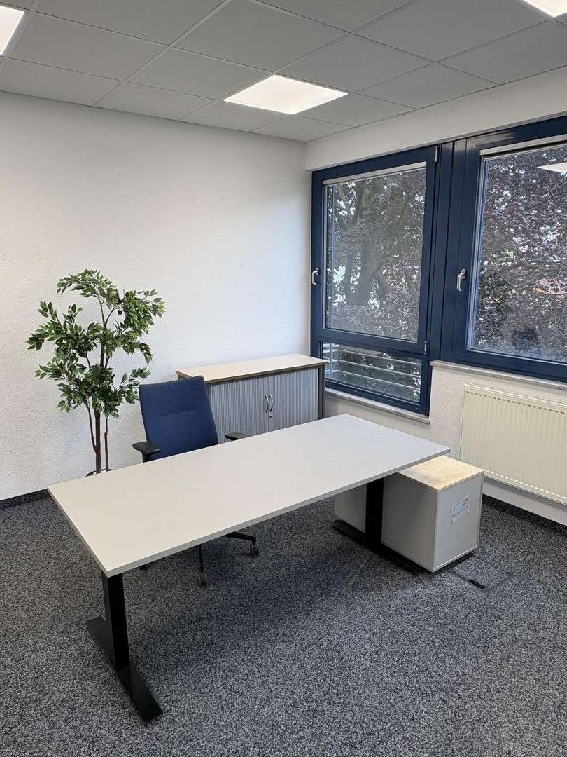 Thumbnail-Büro in Frankfurt - Nieder-Eschbach 250,00 € 12 m²