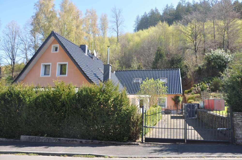 Thumbnail-Haus zum Kaufen in Hellenthal 375.000,00 € 184 m²