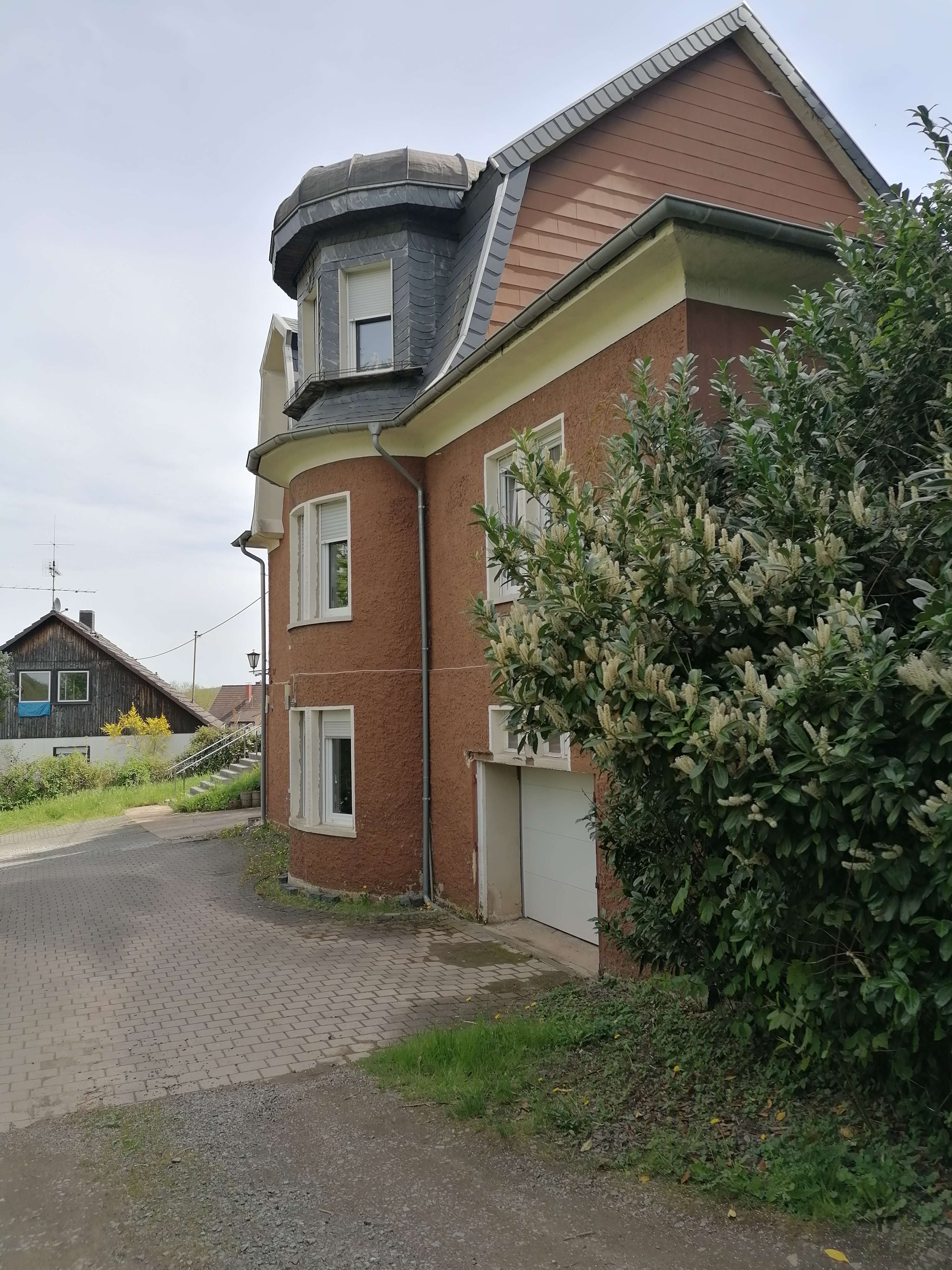 Thumbnail-Haus zum Kaufen in Völklingen- OT 420.000,00 € 330 m²