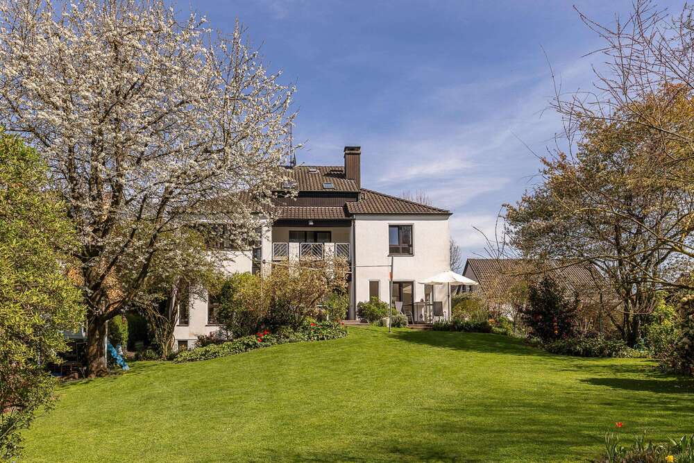 Thumbnail-Haus zum Kaufen in Oberhausen 1.150.000,00 € 302 m²