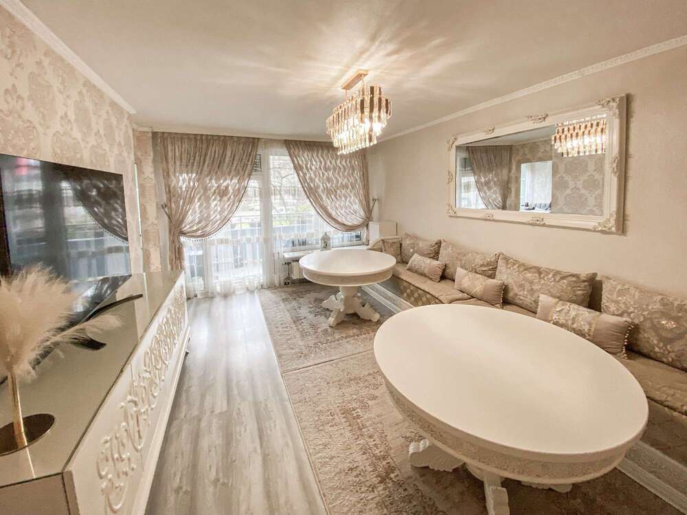 Thumbnail-Wohnung zum Kaufen in Düsseldorf 219.000,00 € 79 m²