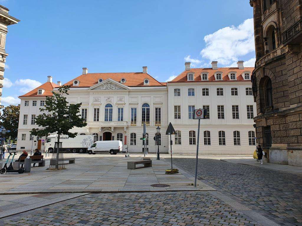 Thumbnail-Büro in Dresden 2.035,00 € 110 m²