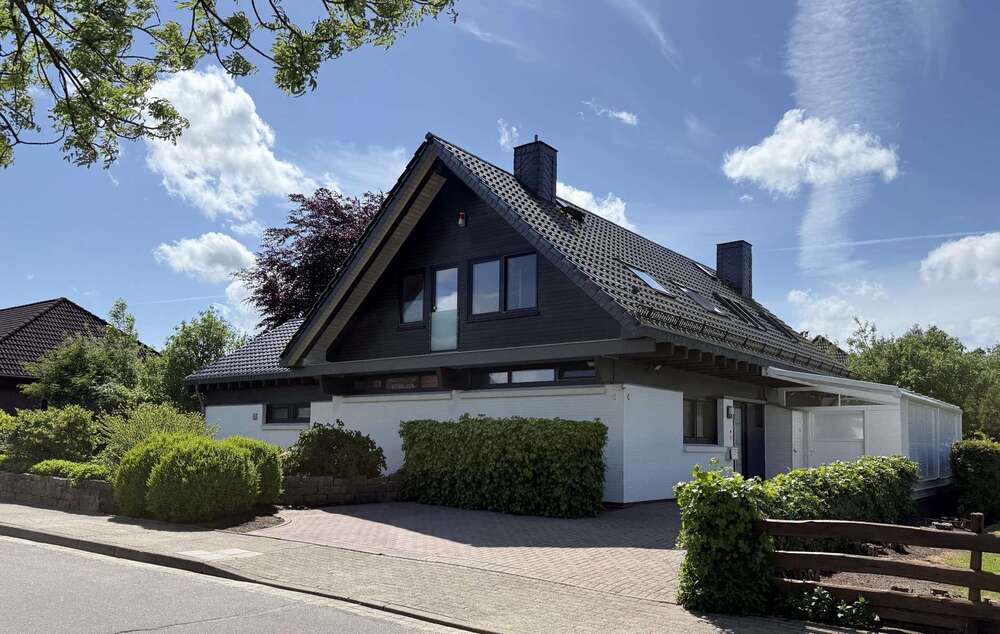 Thumbnail-Haus zum Mieten in Heide Süderholm 1.865,00 € 150 m²