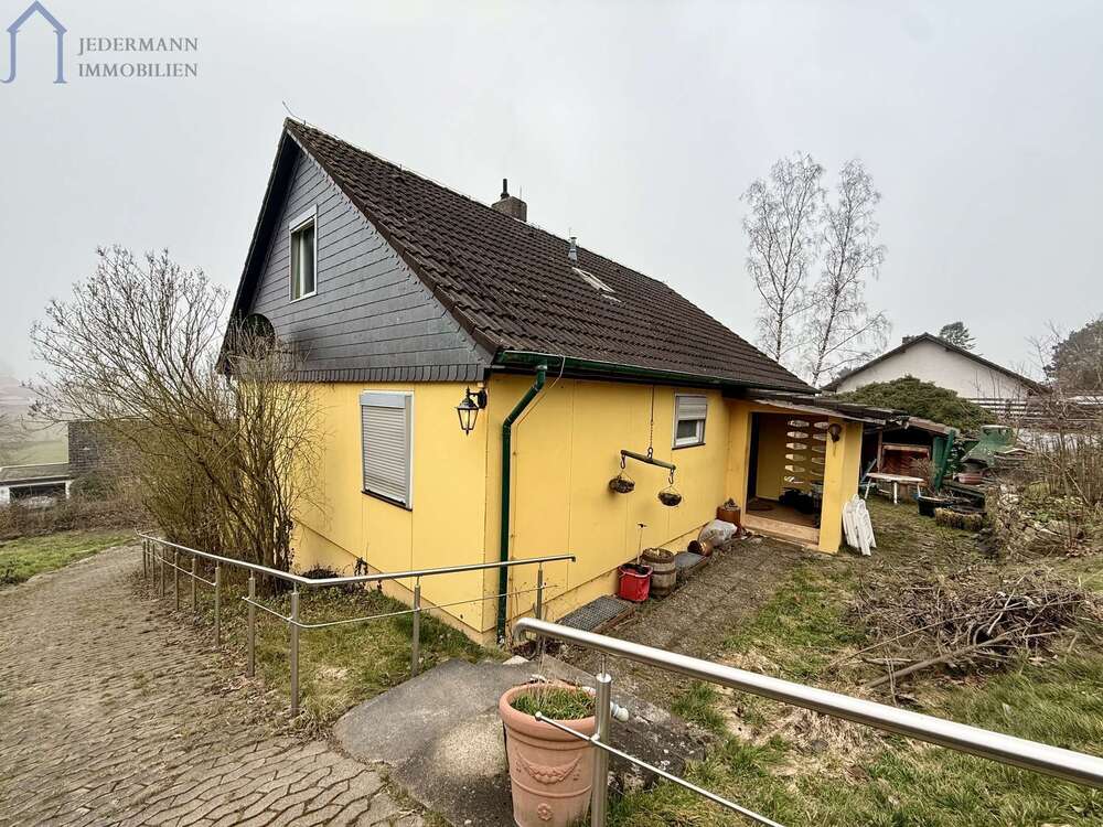 Thumbnail-Haus zum Kaufen in Einbeck 149.000,00 € 142.75 m²