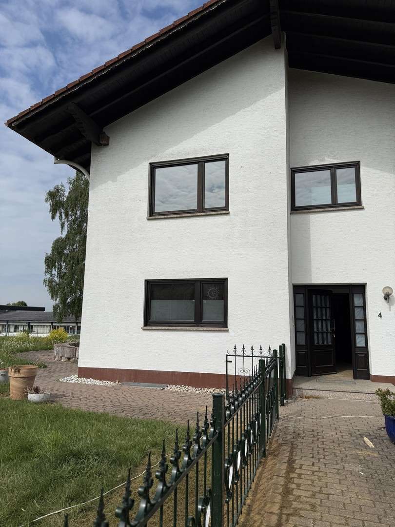 Thumbnail-Haus zum Mieten in Ransbach-Baumbach 2.250,00 € 255 m²