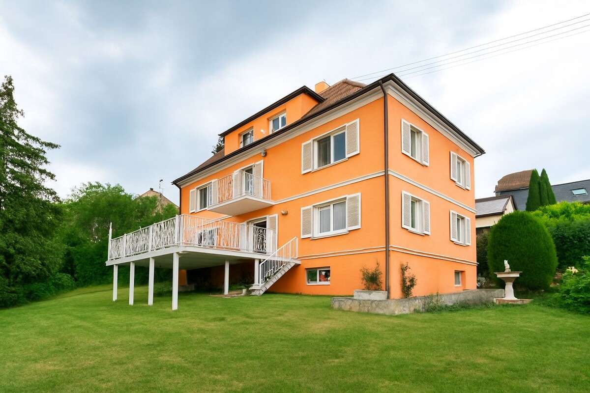Thumbnail-Haus zum Kaufen in Ludwigsburg 1.298.000,00 € 329.1 m²