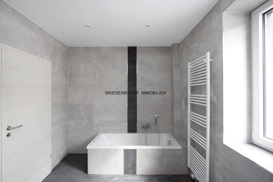 Thumbnail-Wohnung zum Mieten in Zwickau 920,00 € 97 m²