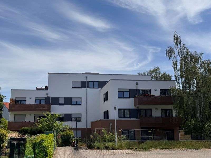 Thumbnail-Wohnung zum Mieten in Halle (Saale) 873,00 € 67.11 m²