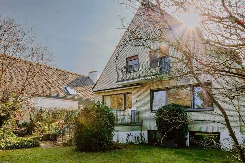 Thumbnail-Haus zum Kaufen in Düsseldorf 1.390.000,00 € 264 m²