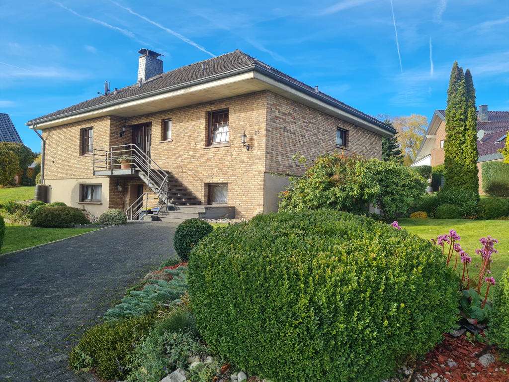 Thumbnail-Haus zum Kaufen in Bad Münstereifel-Esch 359.000,00 € 110 m²