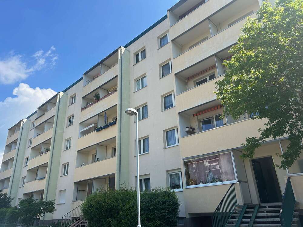 Thumbnail-Wohnung zum Mieten in HalleSaale 362,00 € 65 m²