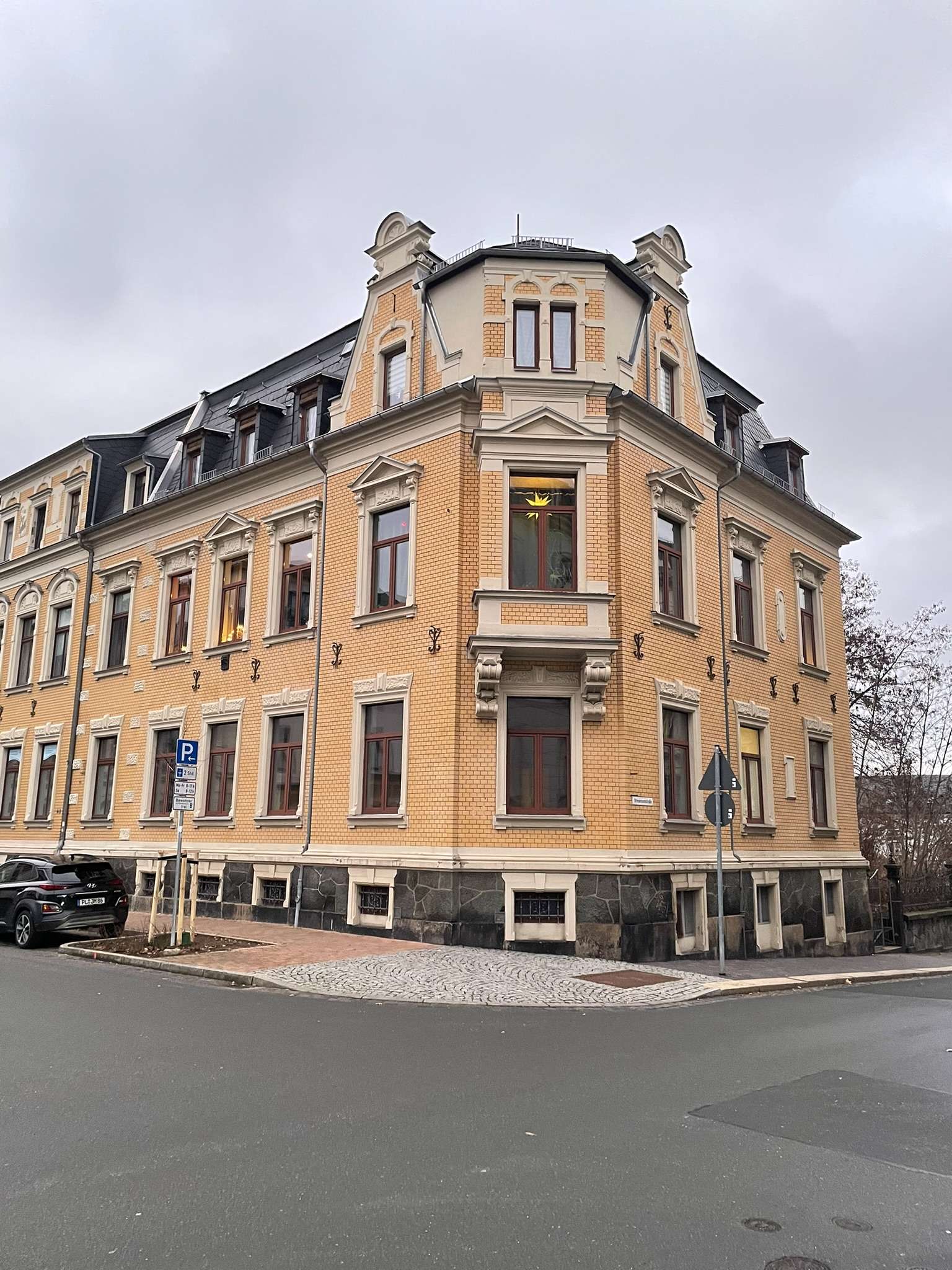 Thumbnail-Wohnung zum Mieten in Plauen 600,00 € 126.67 m²