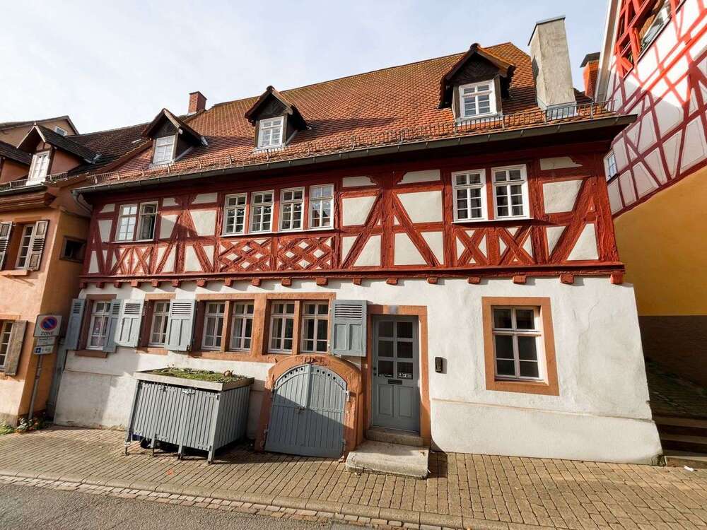 Thumbnail-Wohnung zum Kaufen in Weinheim 383.000,00 € 128.3 m²
