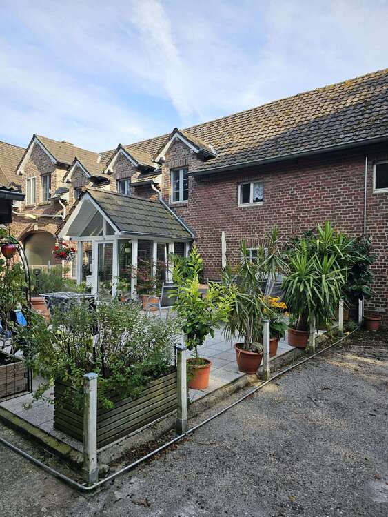 Thumbnail-Haus zum Mieten in Kaarst 1.520,00 € 160 m²