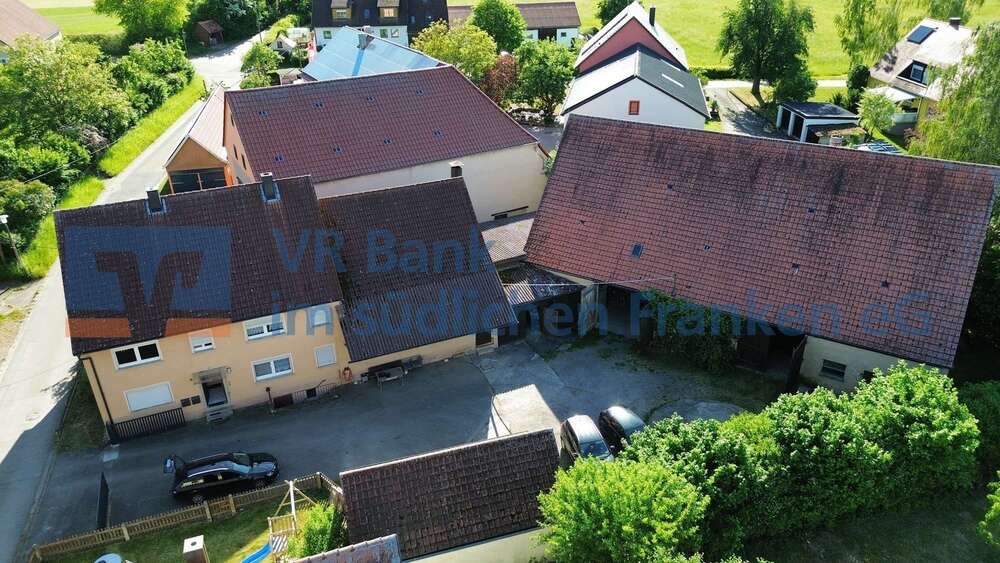 Thumbnail-Haus zum Kaufen in Feuchtwangen 395.000,00 € 180 m²
