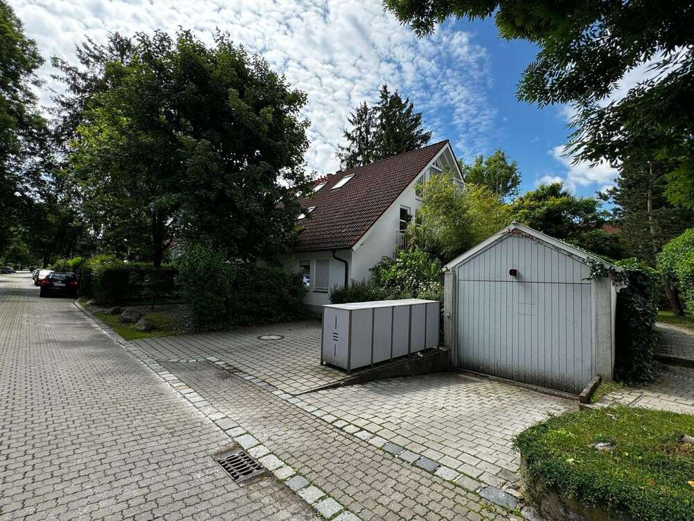 Thumbnail-Wohnung zum Kaufen in Gröbenzell 495.000,00 € 113.64 m²