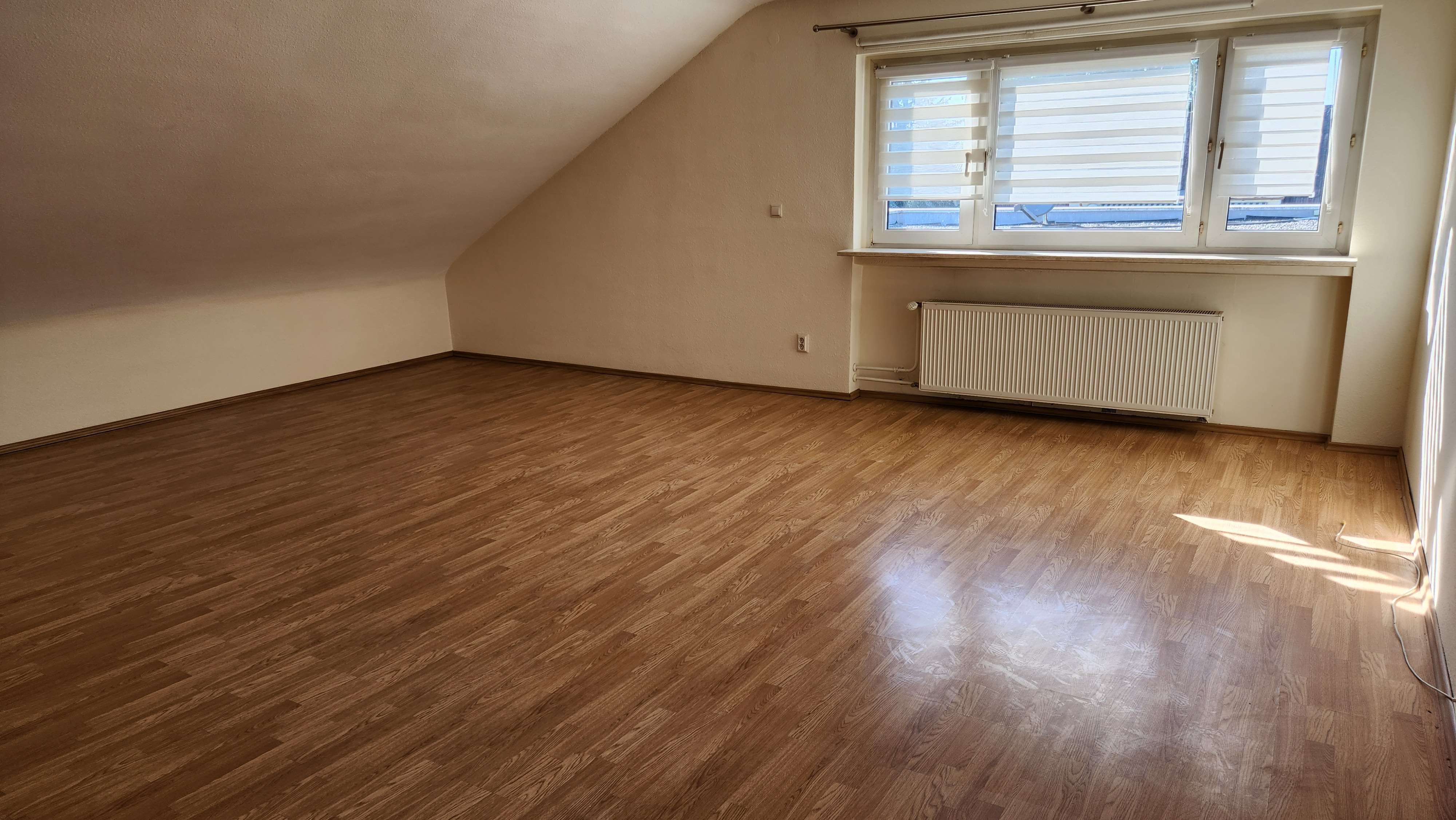 Thumbnail-Wohnung zum Mieten in Frankfurt-Nieder-Erlenbach 850,00 € 80 m²