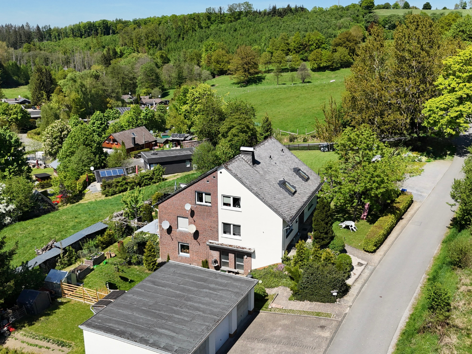 Thumbnail-Haus zum Kaufen in Warstein 249.000,00 € 266 m²